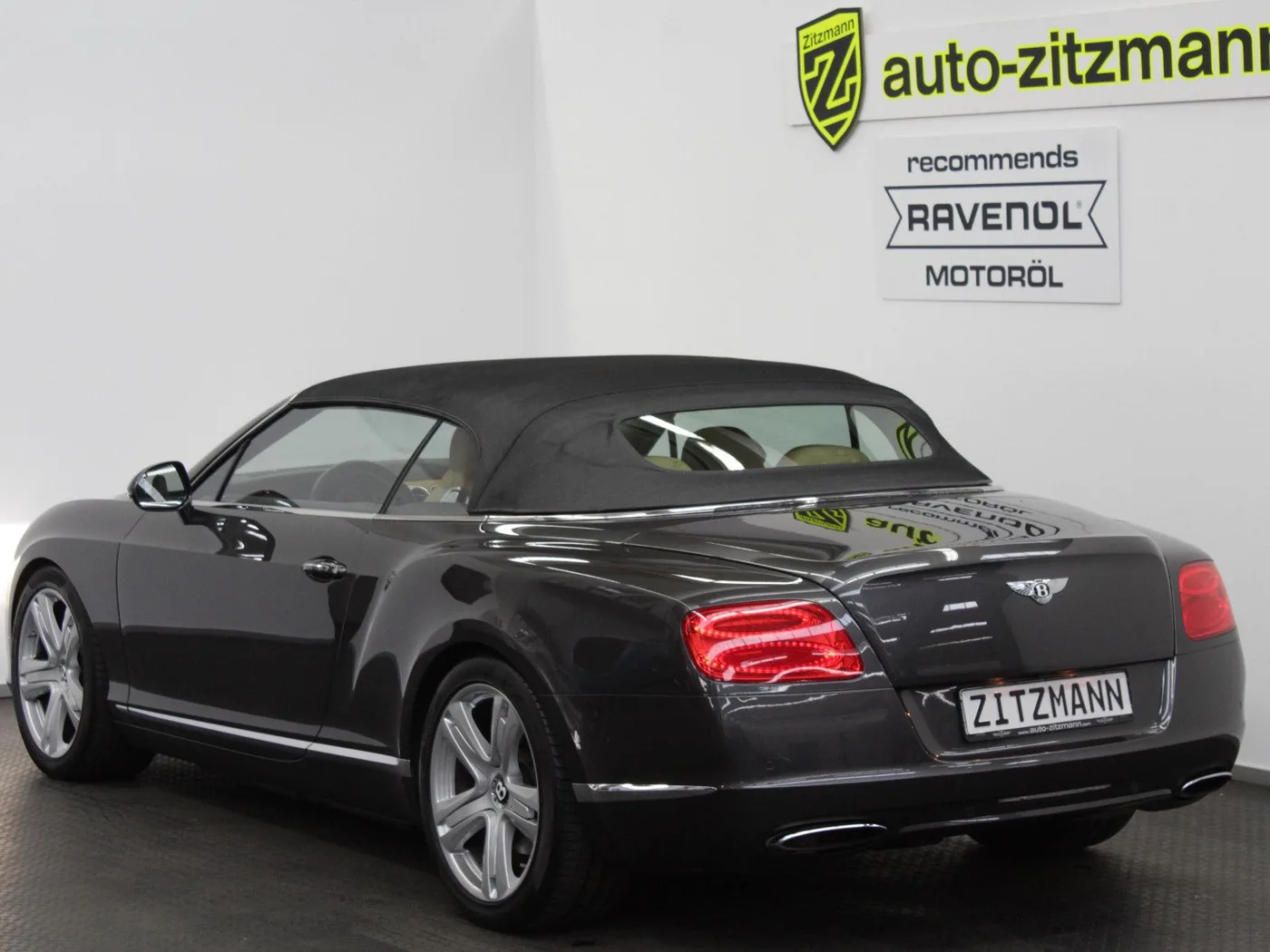 2012 Bentley Continental GTC W12 offered by a specialist dealer in Nuremberg, Germany, photo 6 of 15