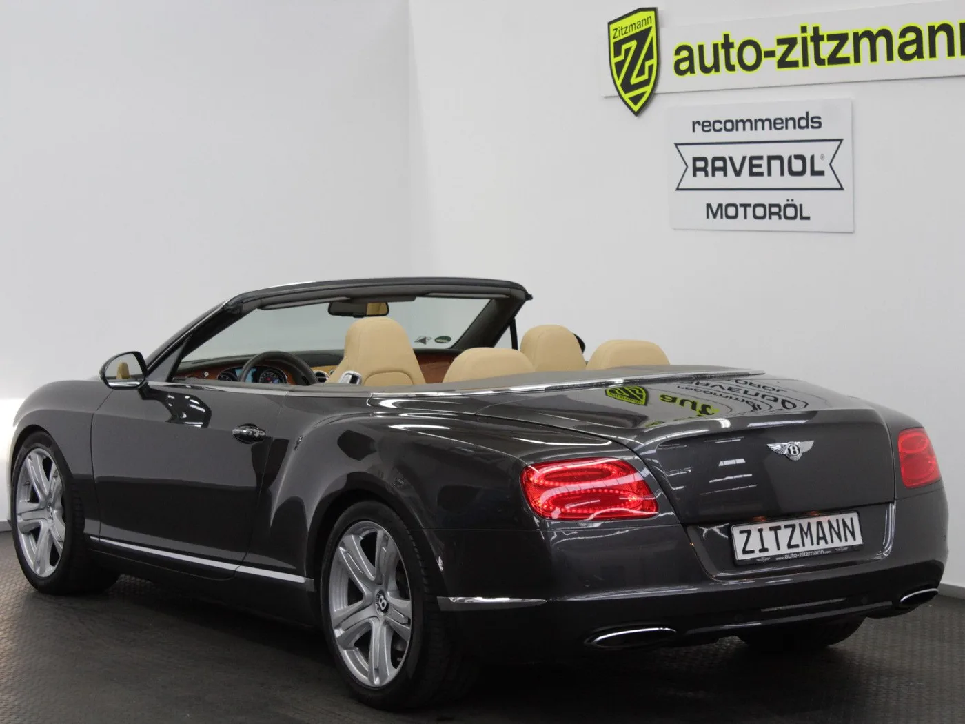 2012 Bentley Continental GTC W12 offered by a specialist dealer in Nuremberg, Germany, photo 7 of 15