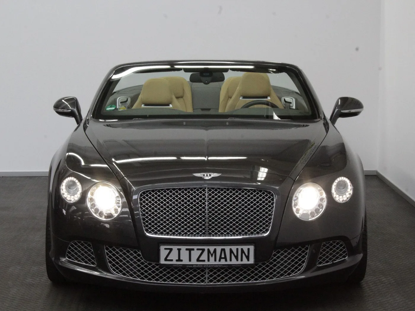 2012 Bentley Continental GTC W12 offered by a specialist dealer in Nuremberg, Germany, photo 8 of 15