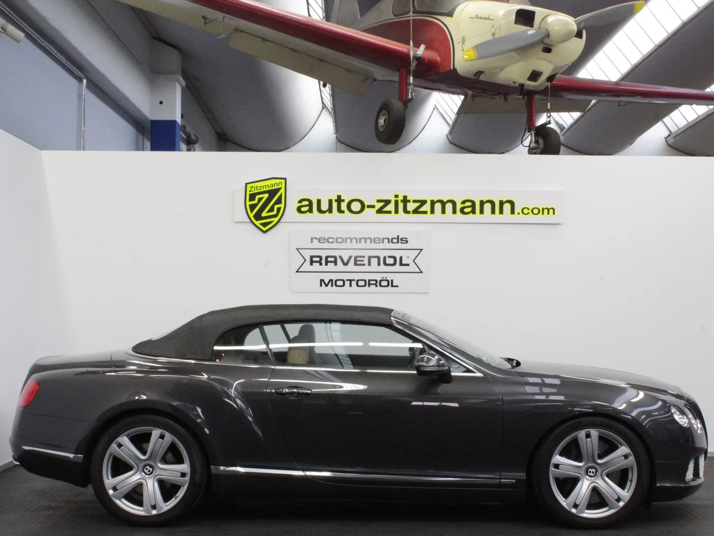 2012 Bentley Continental GTC W12 offered by a specialist dealer in Nuremberg, Germany, photo 9 of 15