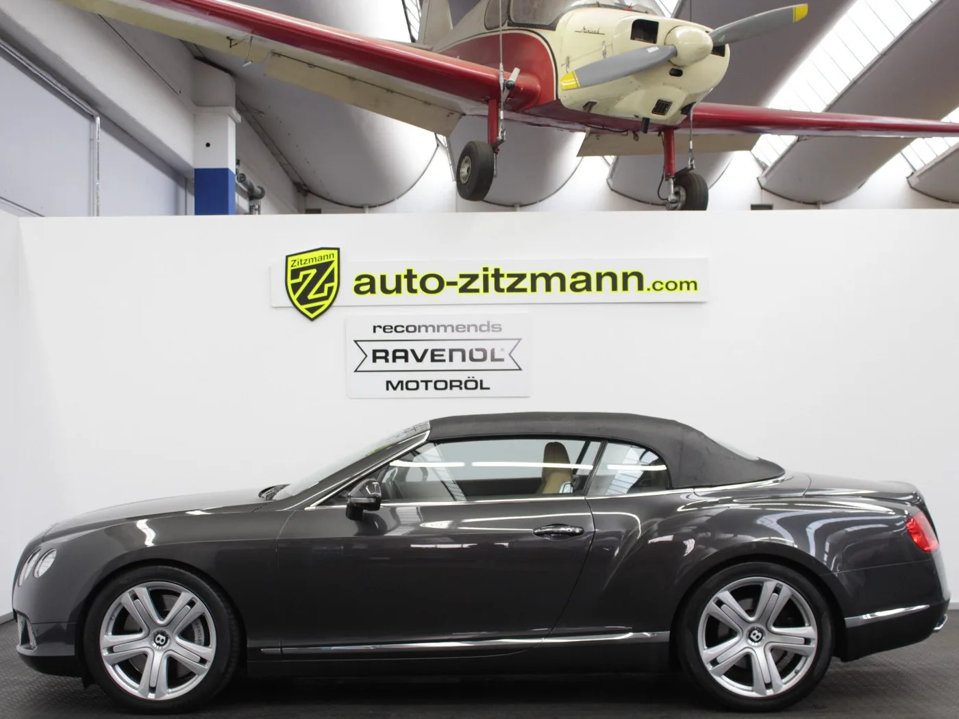 2012 Bentley Continental GTC W12 offered by a specialist dealer in Nuremberg, Germany, photo 11 of 15