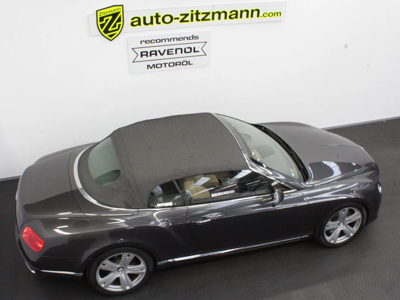 2012 Bentley Continental GTC W12 offered by a specialist dealer in Nuremberg, Germany, photo 12 of 15
