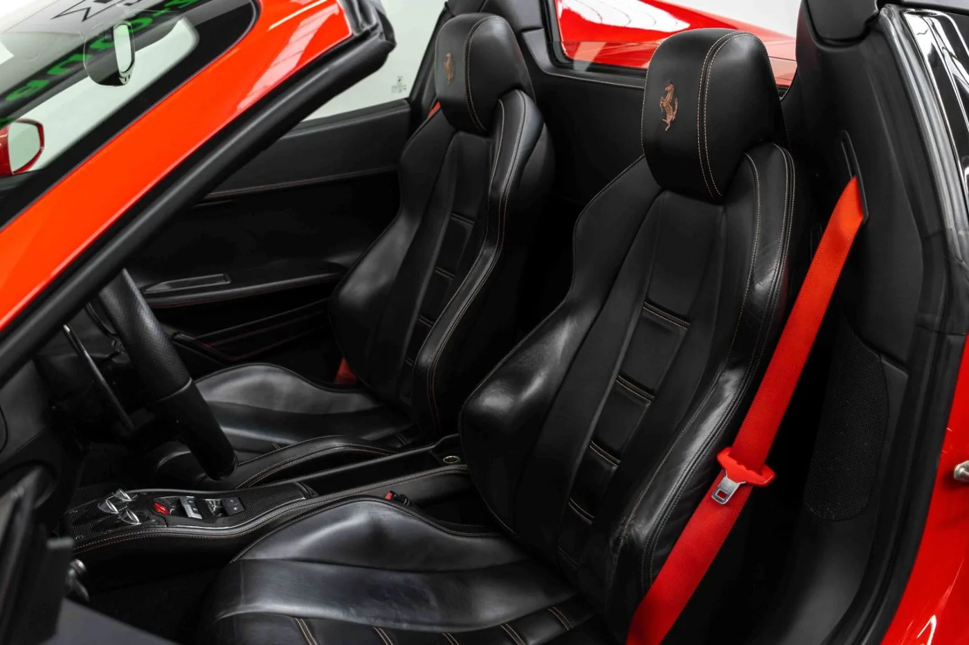2012 Ferrari 458 Spider angeboten von einem Fachhändler in Nuremberg, Deutschland, Foto 9 von 15