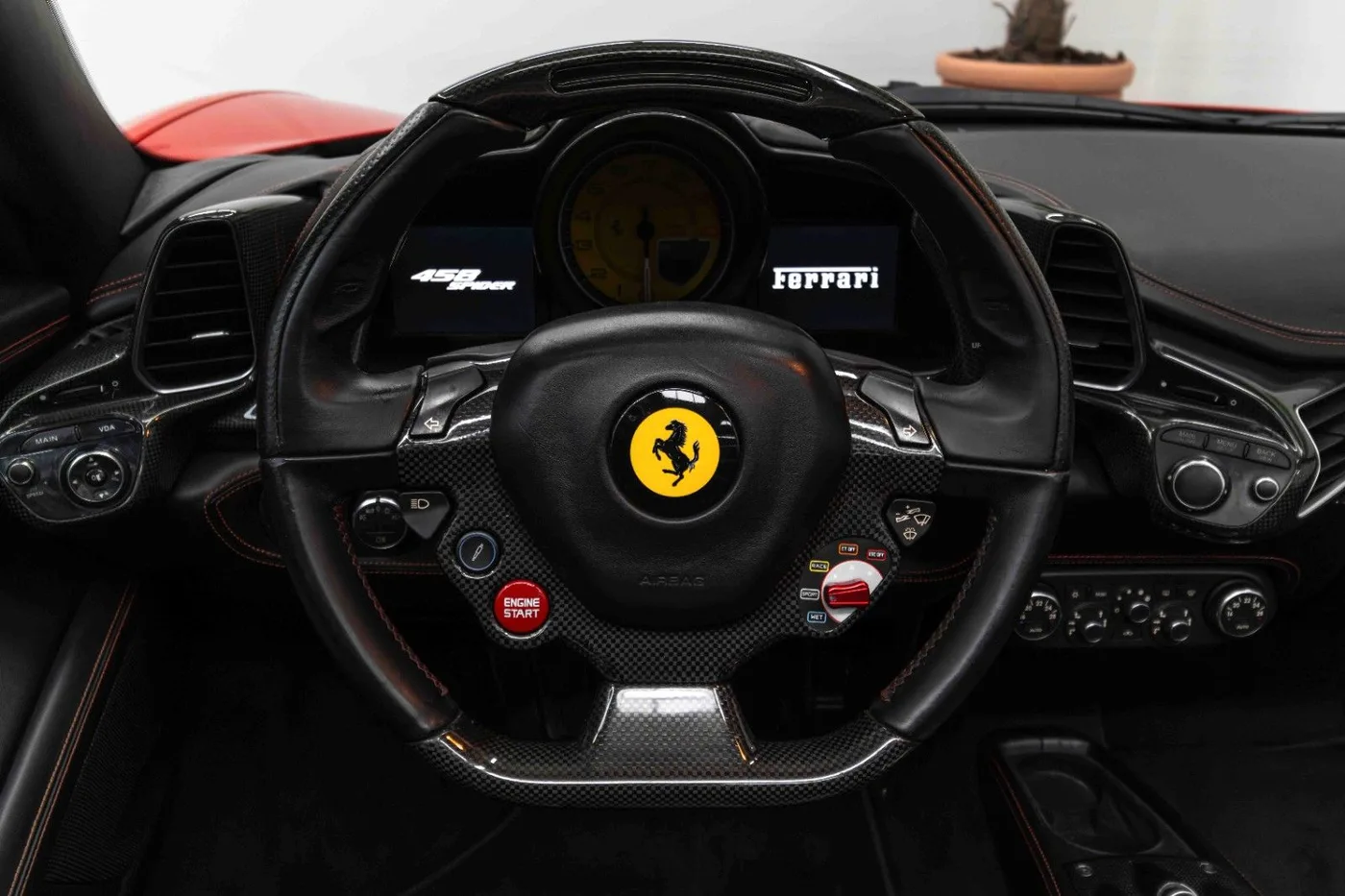 2012 Ferrari 458 Spider angeboten von einem Fachhändler in Nuremberg, Deutschland, Foto 11 von 15