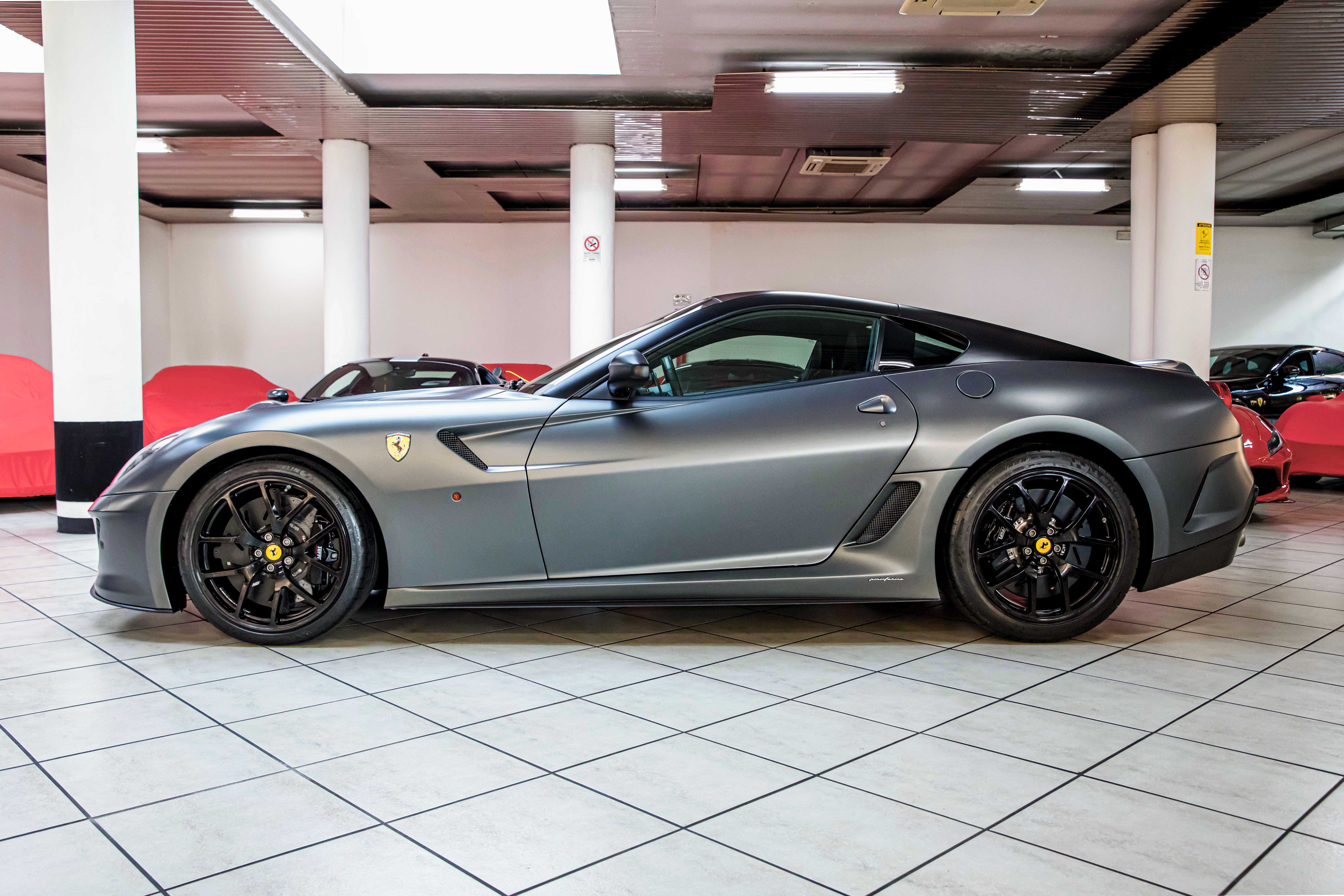 2012 Ferrari 599 GTO proposée par un concessionnaire spécialisé à Milan, Italie, photo 8 sur 20