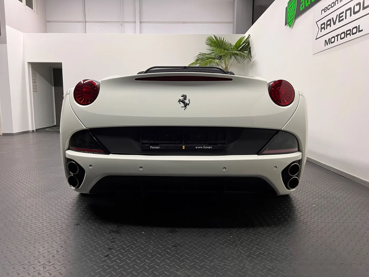 2012 Ferrari California offered by a specialist dealer in Nuremberg, Germany, photo 15 of 15