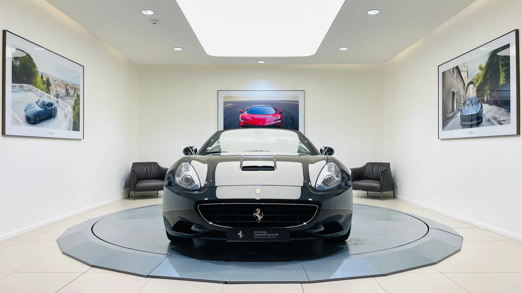 2012 Ferrari California offered by a specialist dealer in Balma, France, main photo