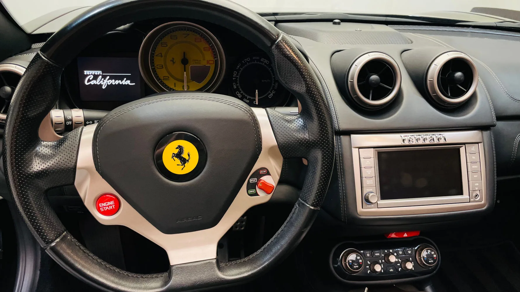 2012 Ferrari California, 17/23