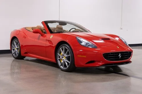 2012 Ferrari California vendue par un concessionnaire spécialisé à Costa Mesa, États-Unis, photo principale