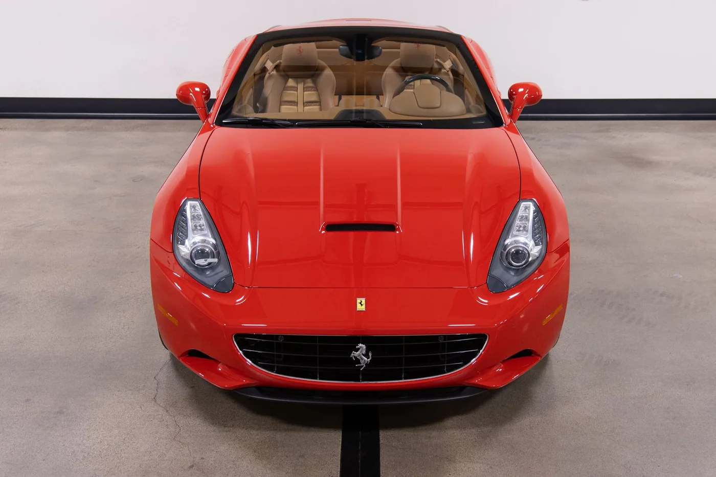 2012 Ferrari California verkauft von einem Fachhändler in Costa Mesa, Vereinigte Staaten, Foto 12 von 15