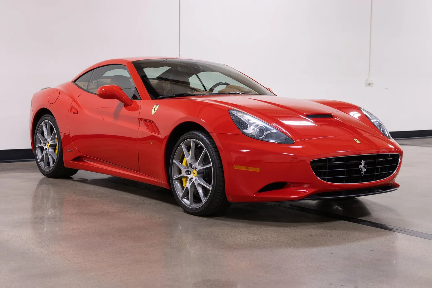 2012 Ferrari California verkauft von einem Fachhändler in Costa Mesa, Vereinigte Staaten, Foto 14 von 15
