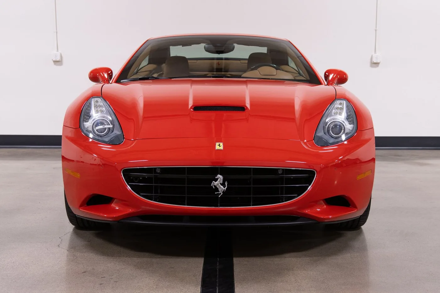 2012 Ferrari California verkauft von einem Fachhändler in Costa Mesa, Vereinigte Staaten, Foto 15 von 15