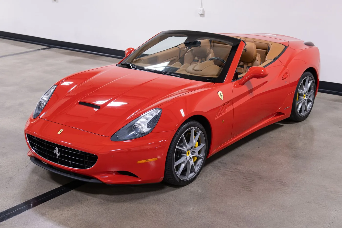 2012 Ferrari California sold by a specialist dealer in Costa Mesa, United States, photo 11 of 15