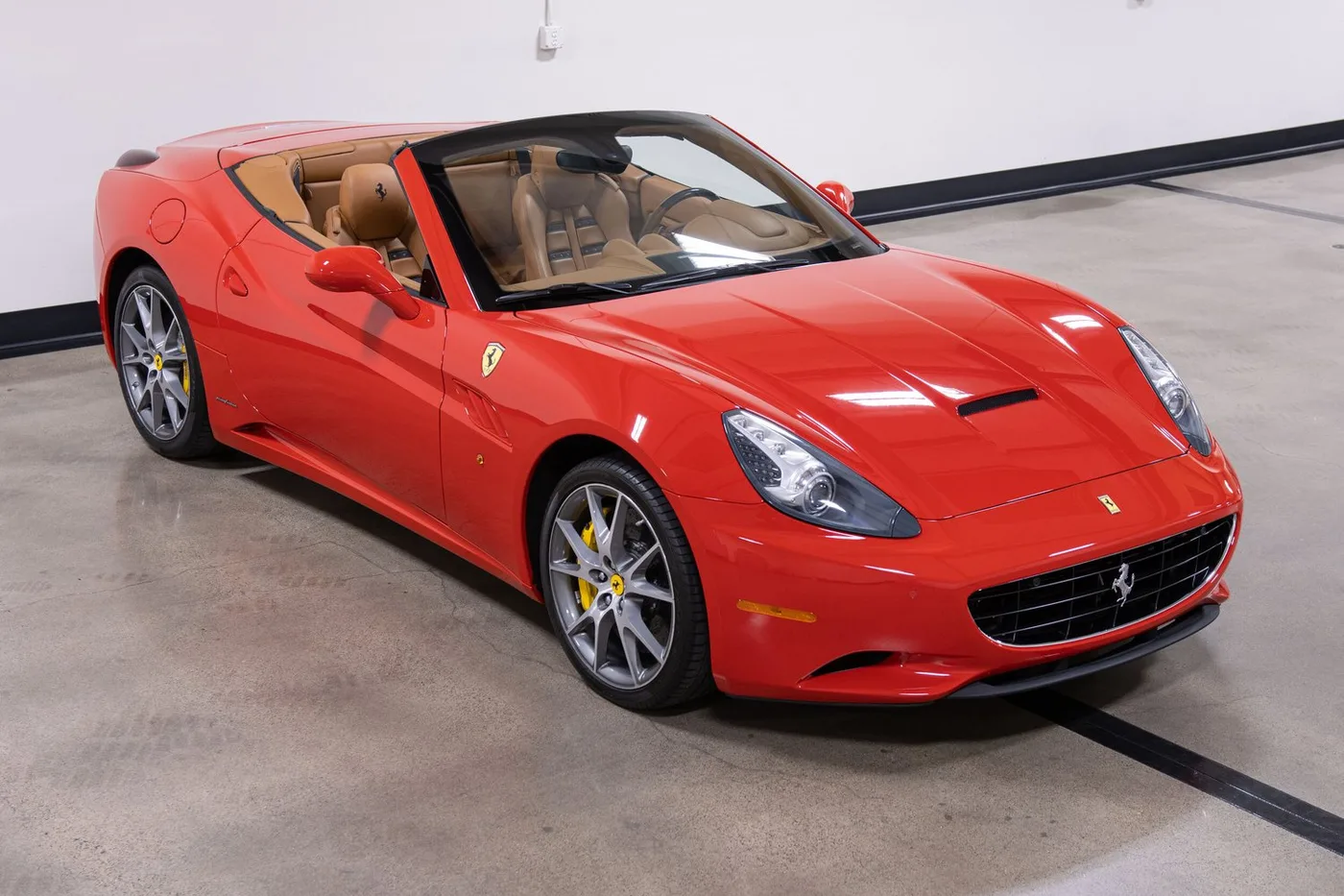 2012 Ferrari California sold by a specialist dealer in Costa Mesa, United States, photo 13 of 15