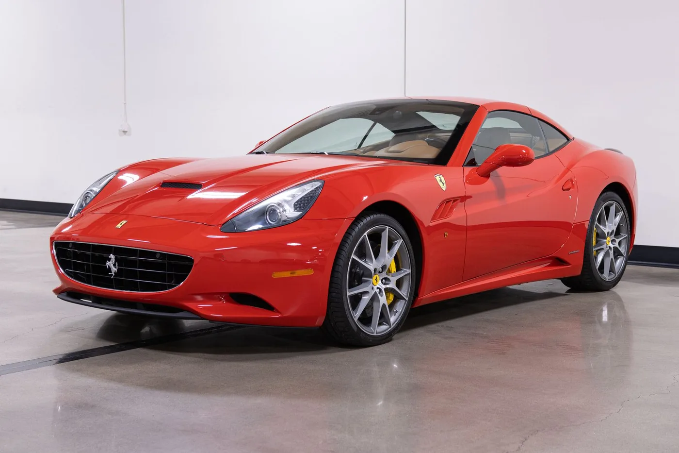2012 Ferrari California sold by a specialist dealer in Costa Mesa, United States, photo 14 of 15