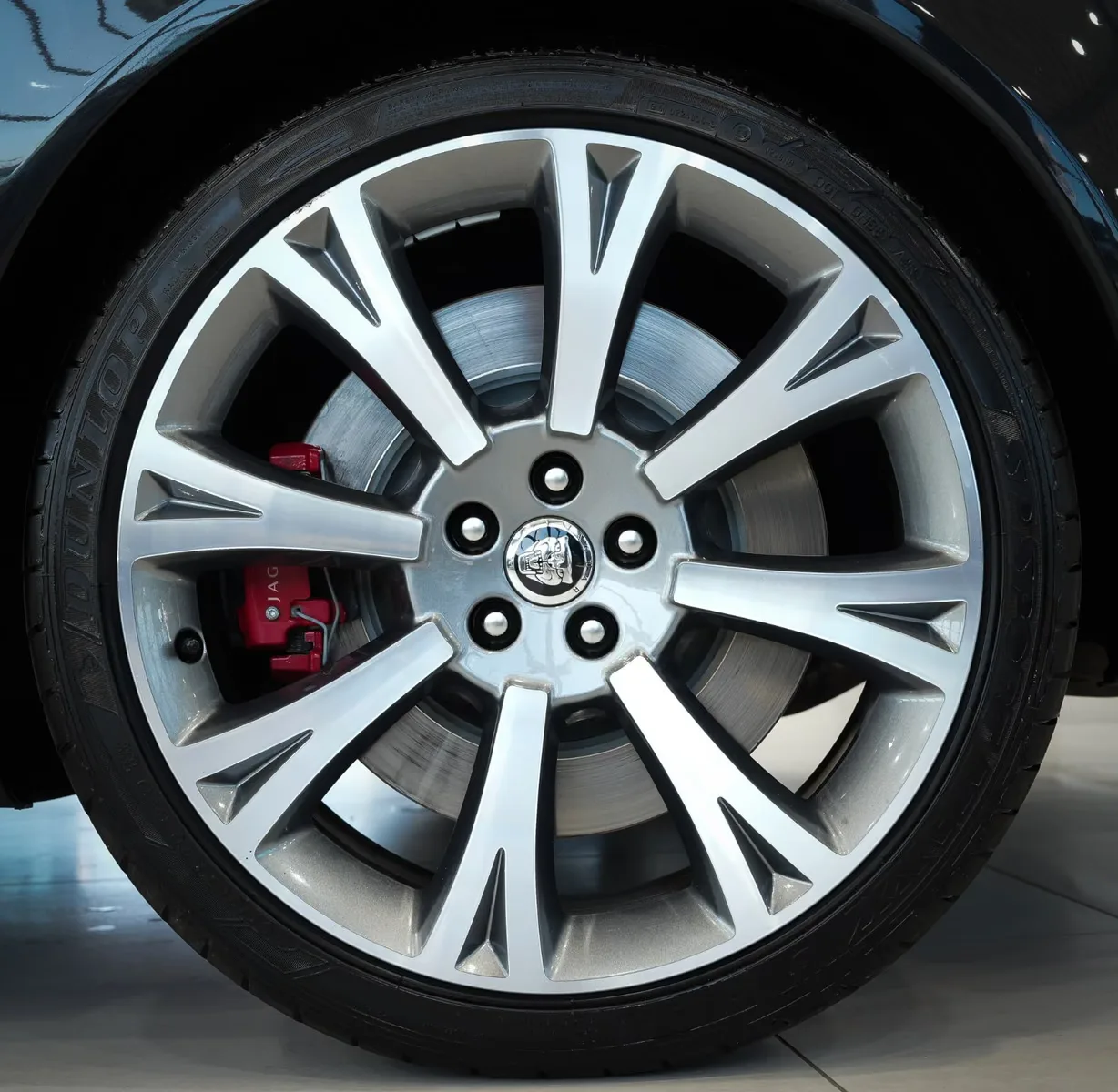 2012 Jaguar XKR Portfolio, 17/30