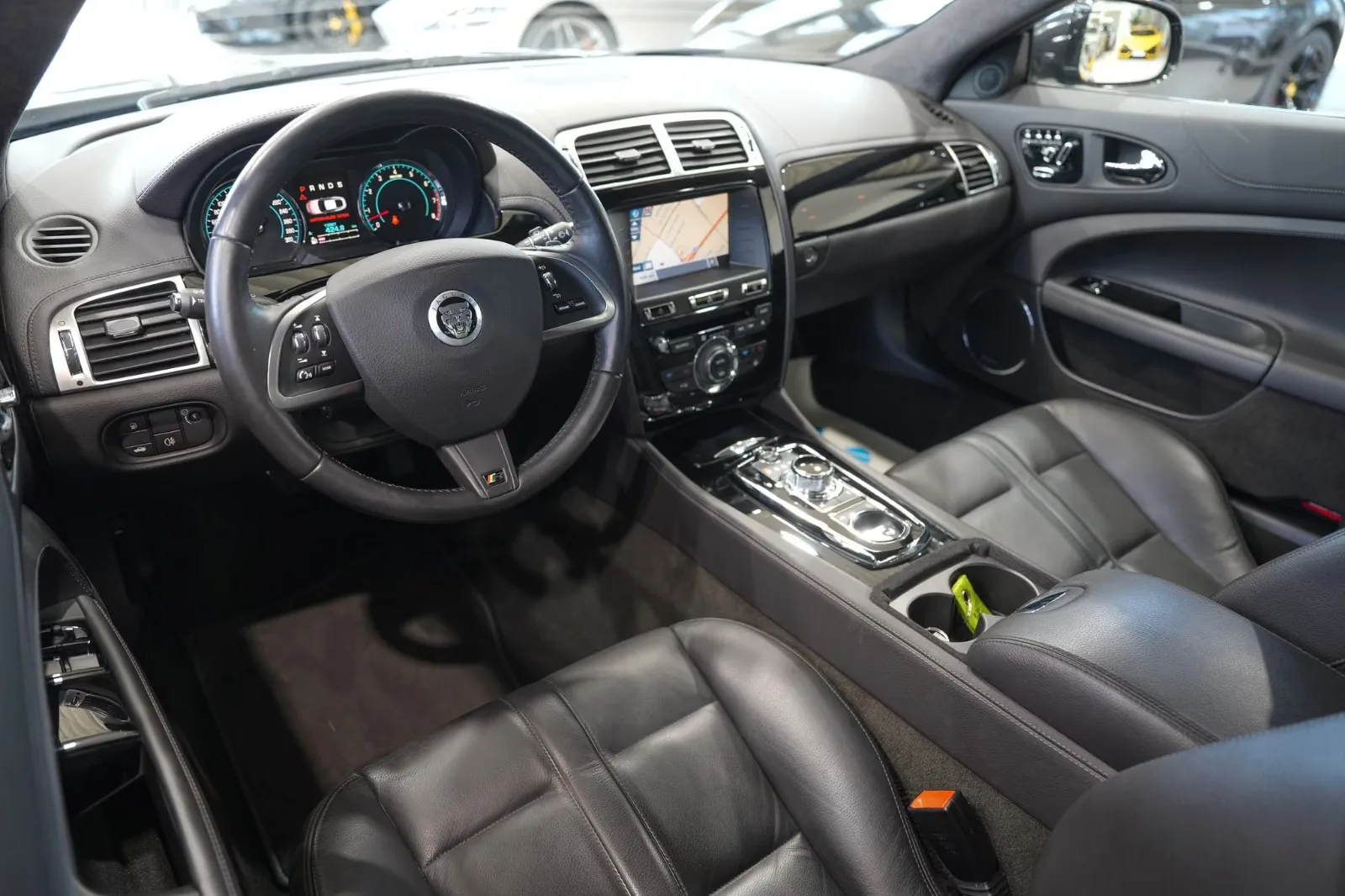 2012 Jaguar XKR Portfolio, 18/30