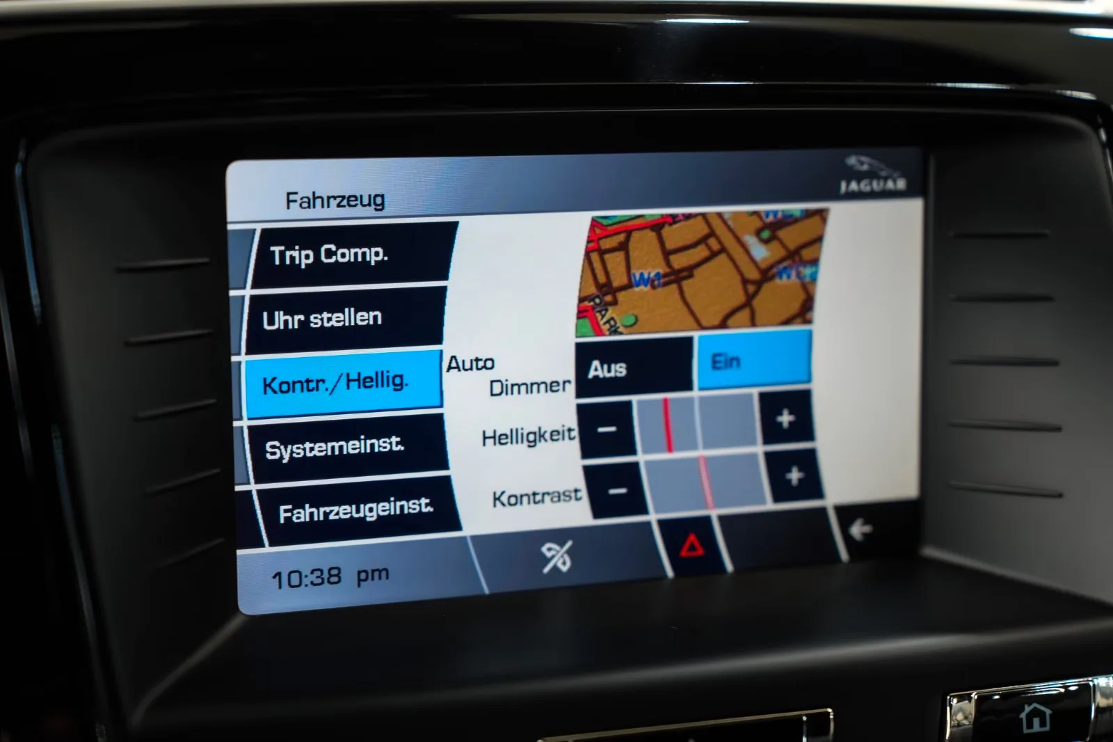 2012 Jaguar XKR Portfolio, 28/30