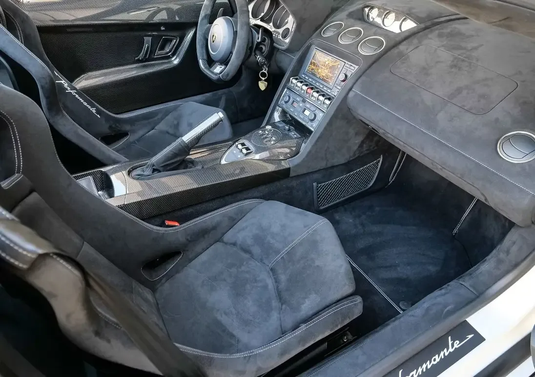 2012 Lamborghini Gallardo LP 570-4 Spyder Performante, 7/16