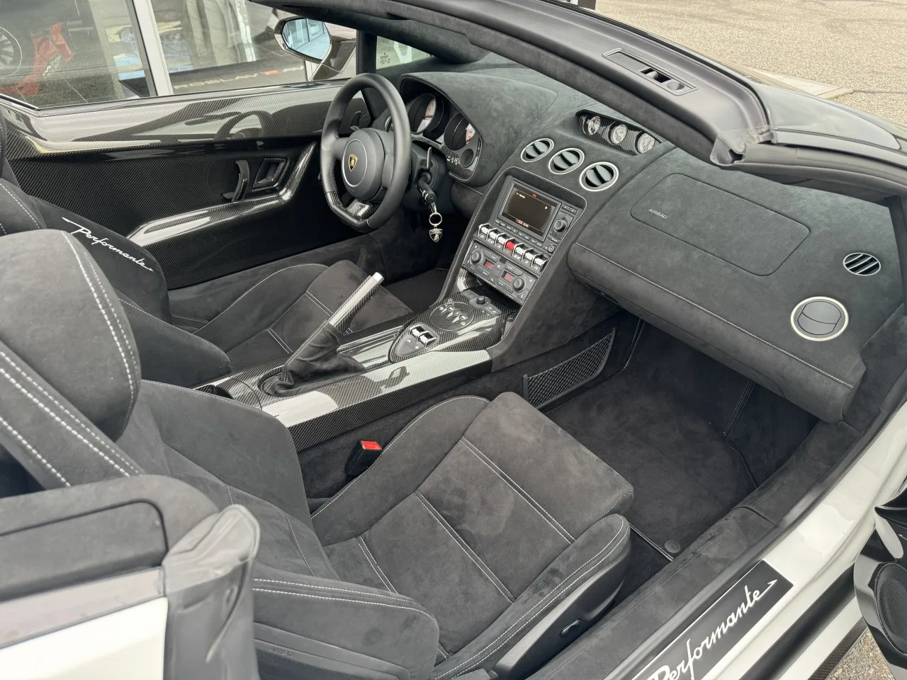 2012 Lamborghini Gallardo LP 570-4 Spyder Performante angeboten von einem Fachhändler in Písek, Tschechien, Foto 6 von 11