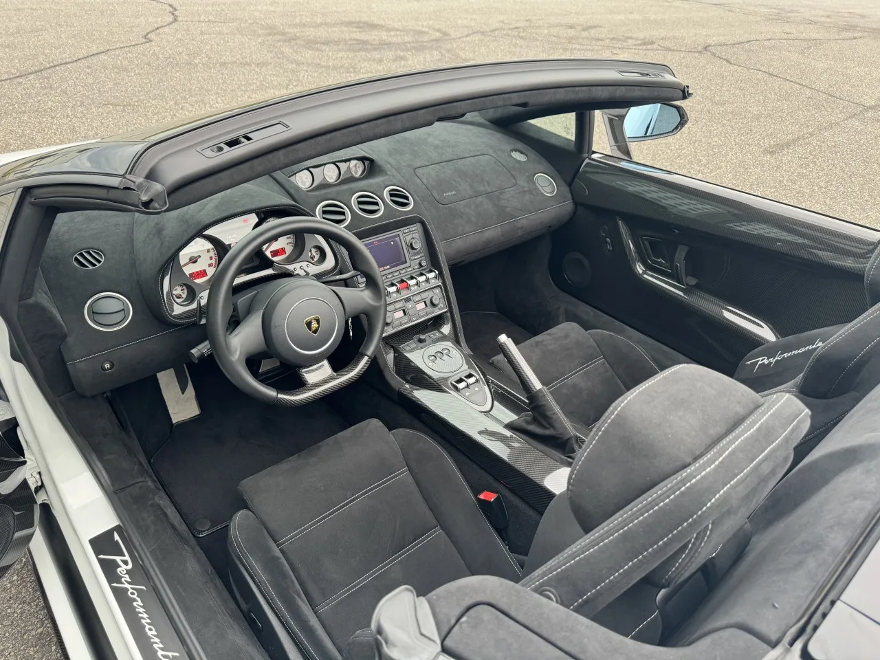 2012 Lamborghini Gallardo LP 570-4 Spyder Performante angeboten von einem Fachhändler in Písek, Tschechien, Foto 7 von 11