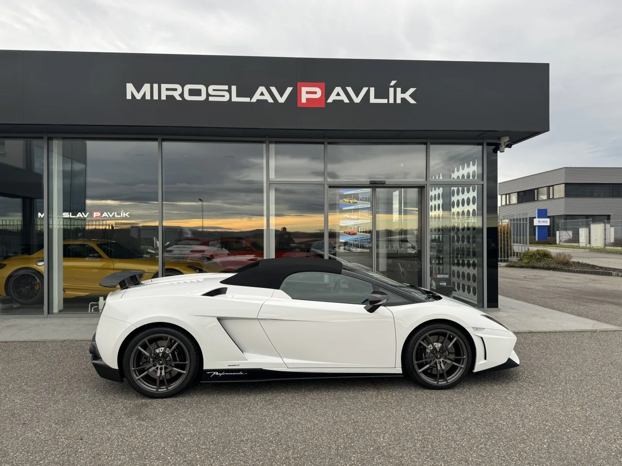 2012 Lamborghini Gallardo LP 570-4 Spyder Performante angeboten von einem Fachhändler in Písek, Tschechien, Foto 10 von 11