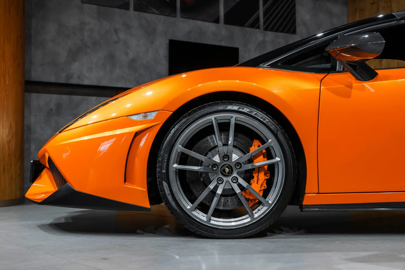 2012 Lamborghini Gallardo LP 570-4 Spyder Performante proposée par un concessionnaire spécialisé à Bratislava, Slovaquie, photo 2 sur 15