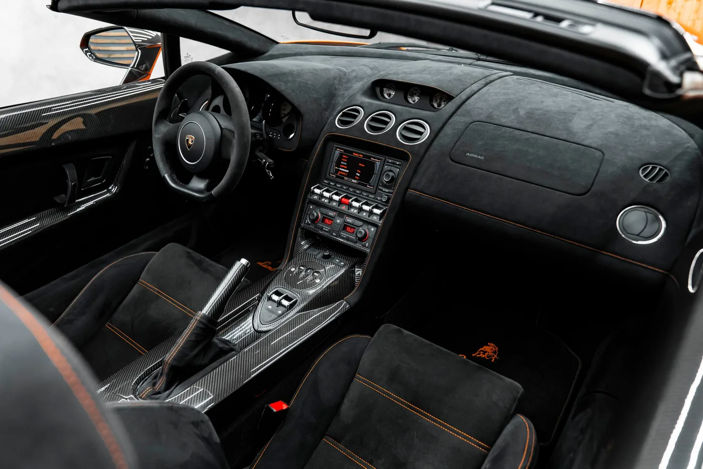 2012 Lamborghini Gallardo LP 570-4 Spyder Performante proposée par un concessionnaire spécialisé à Bratislava, Slovaquie, photo 11 sur 15
