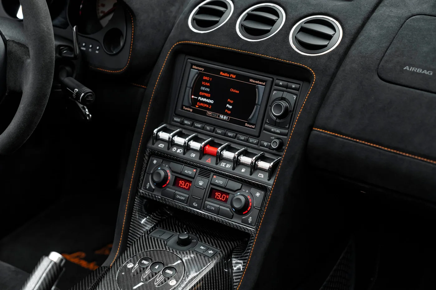 2012 Lamborghini Gallardo LP 570-4 Spyder Performante proposée par un concessionnaire spécialisé à Bratislava, Slovaquie, photo 14 sur 15