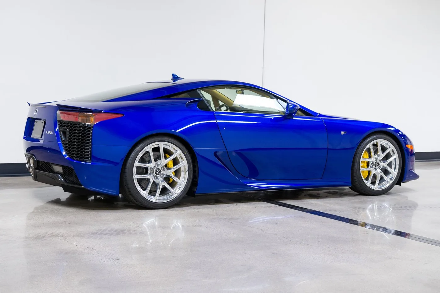 2012 Lexus LFA sold by a specialist dealer in Costa Mesa, United States, photo 10 of 15