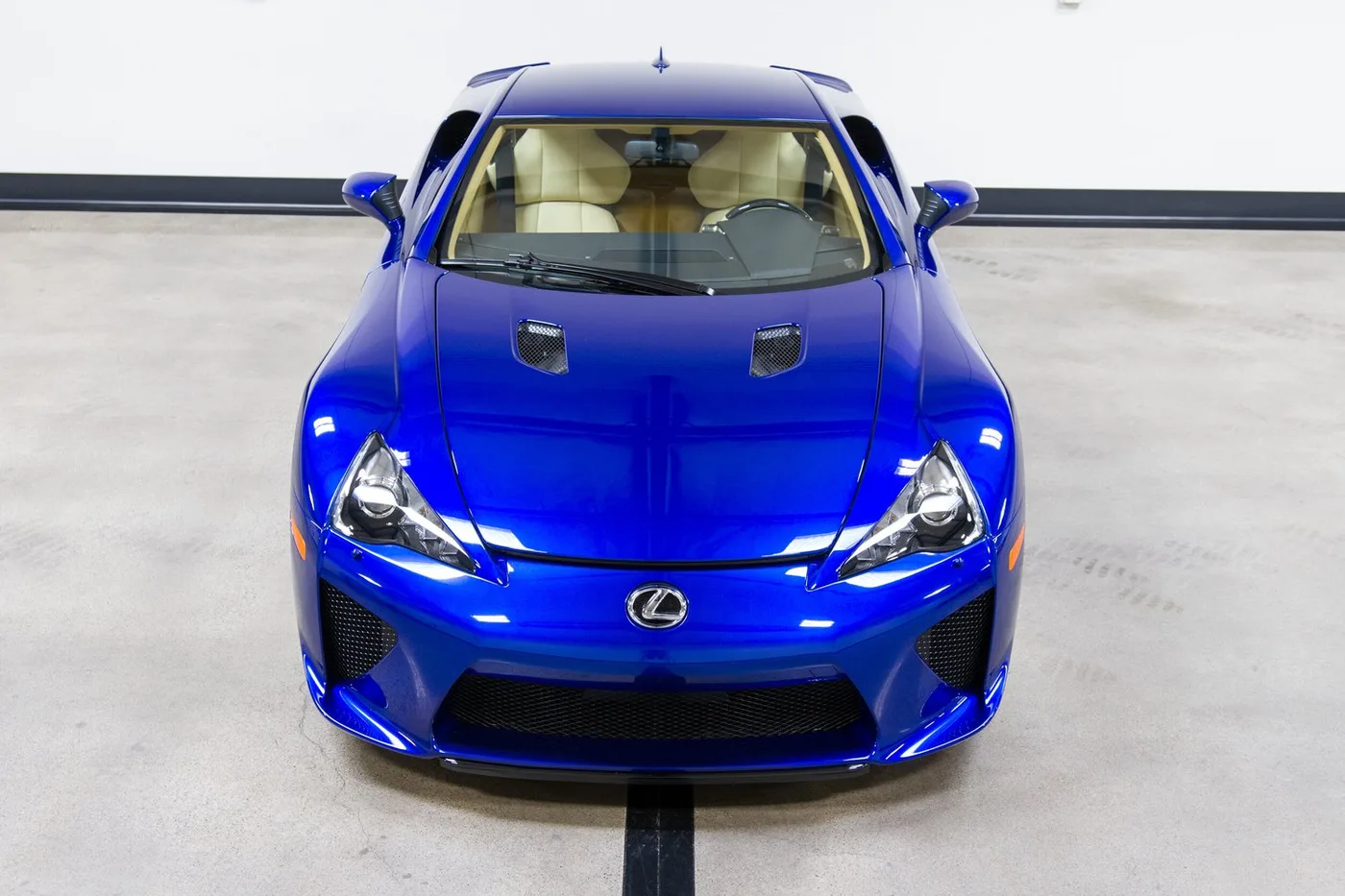 2012 Lexus LFA sold by a specialist dealer in Costa Mesa, United States, photo 12 of 15
