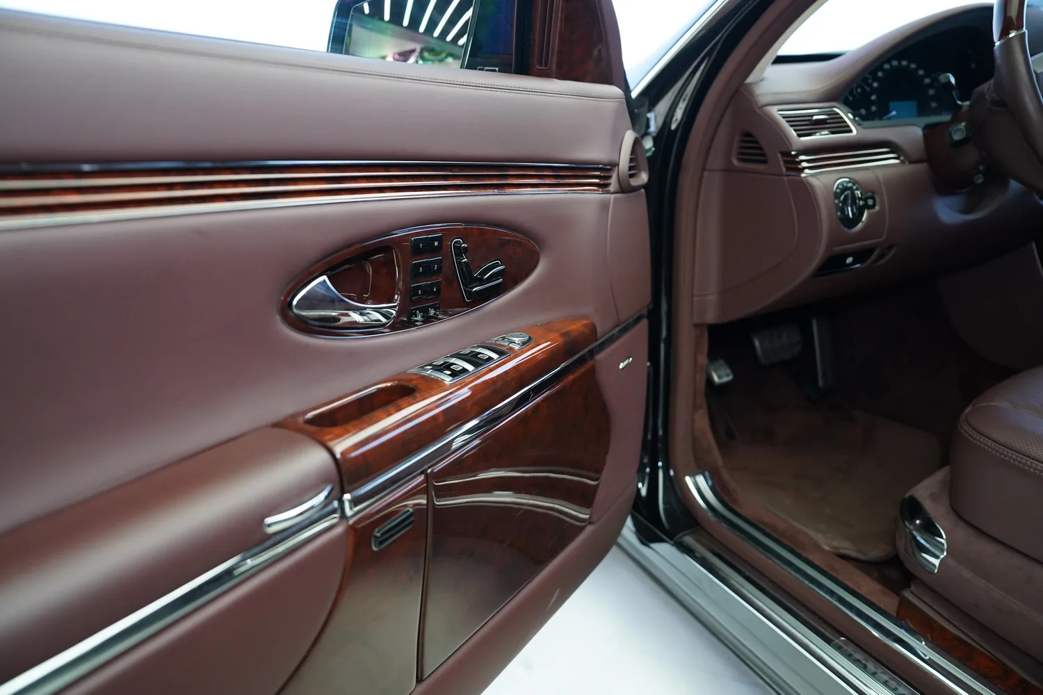 2012 Maybach 62, 6/17