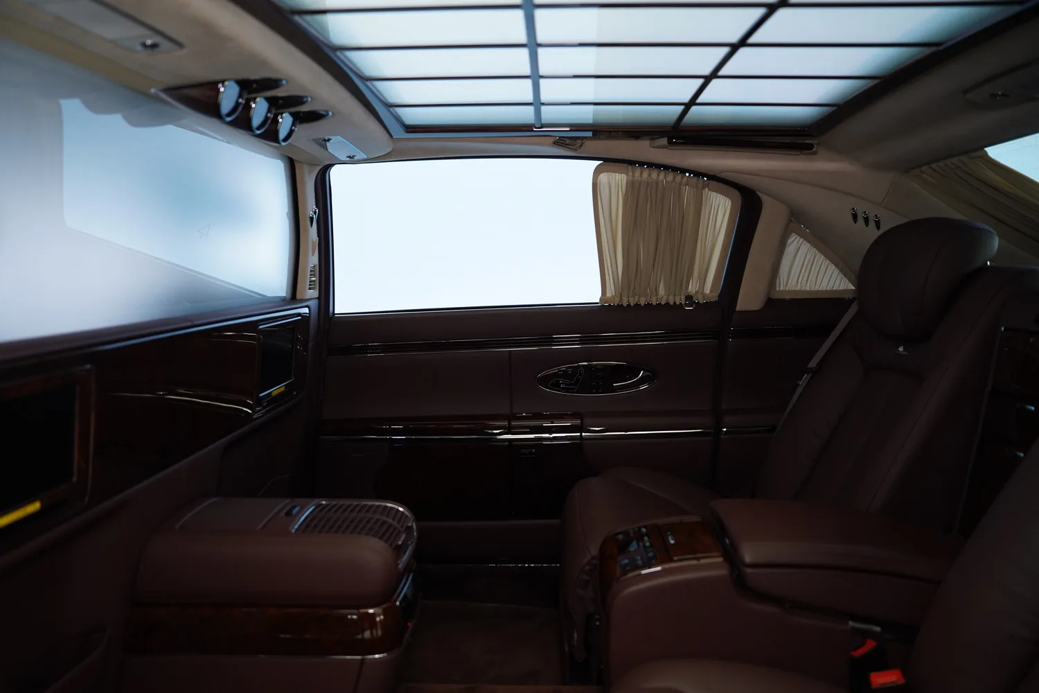 2012 Maybach 62, 16/17