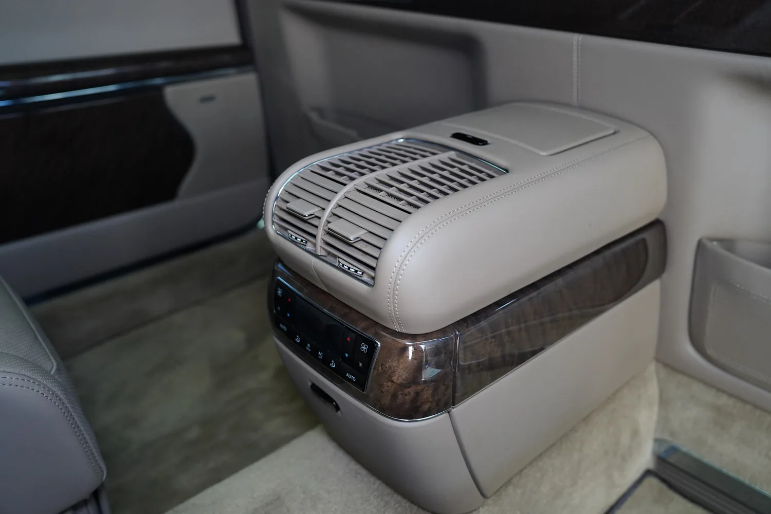 2012 Maybach 62, 16/19