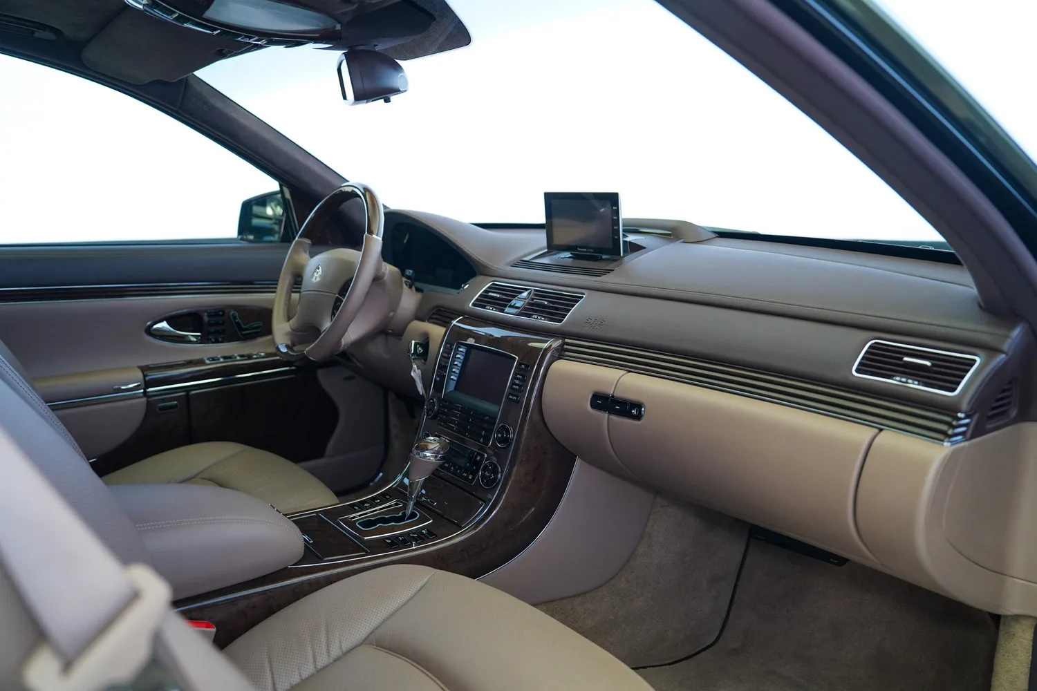 2012 Maybach 62, 18/19