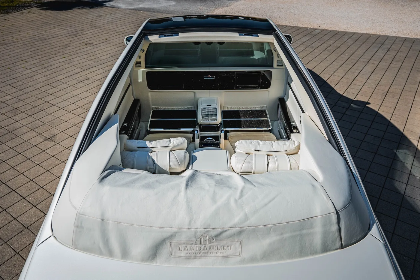 2012 Maybach 62 S Landaulet offered by a specialist dealer in Hechingen, Germany, photo 5 of 25