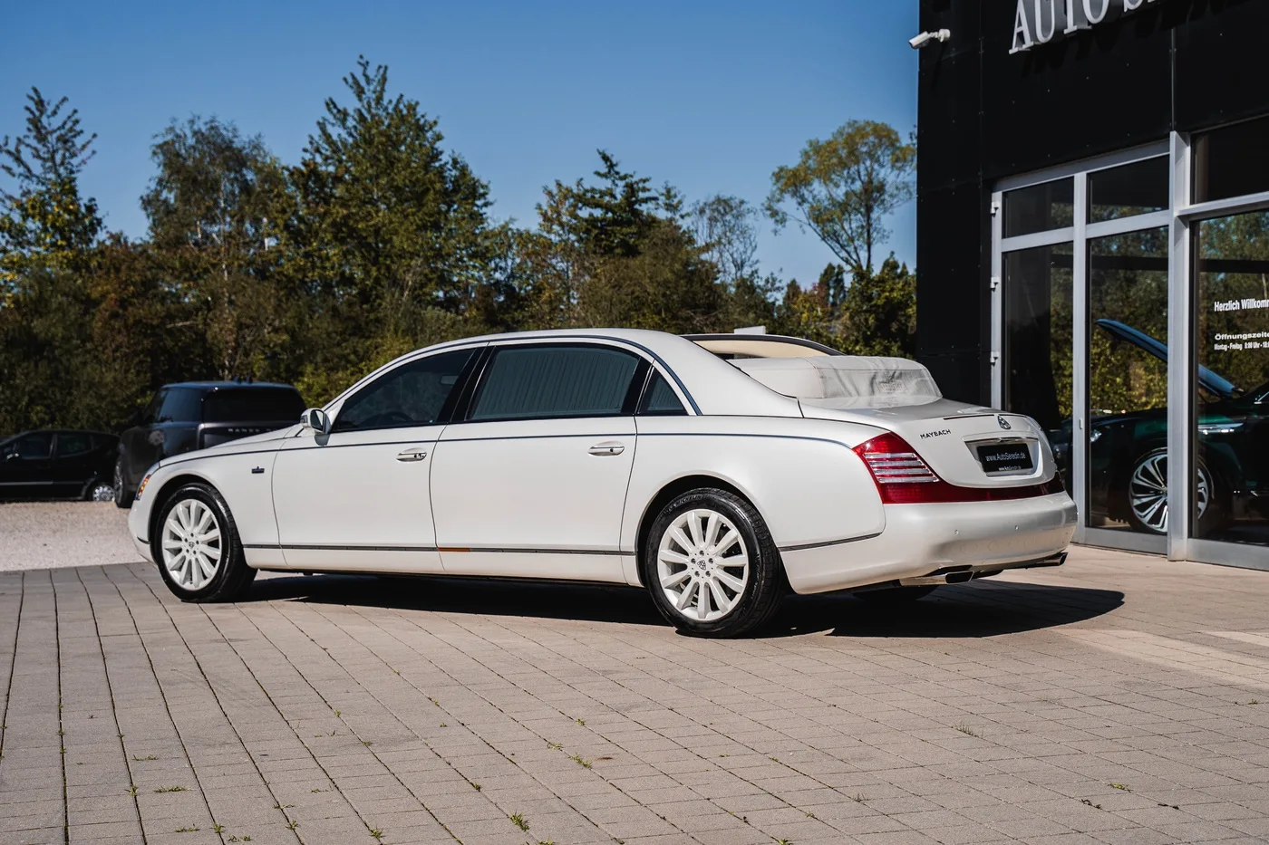 2012 Maybach 62 S Landaulet offered by a specialist dealer in Hechingen, Germany, photo 6 of 25