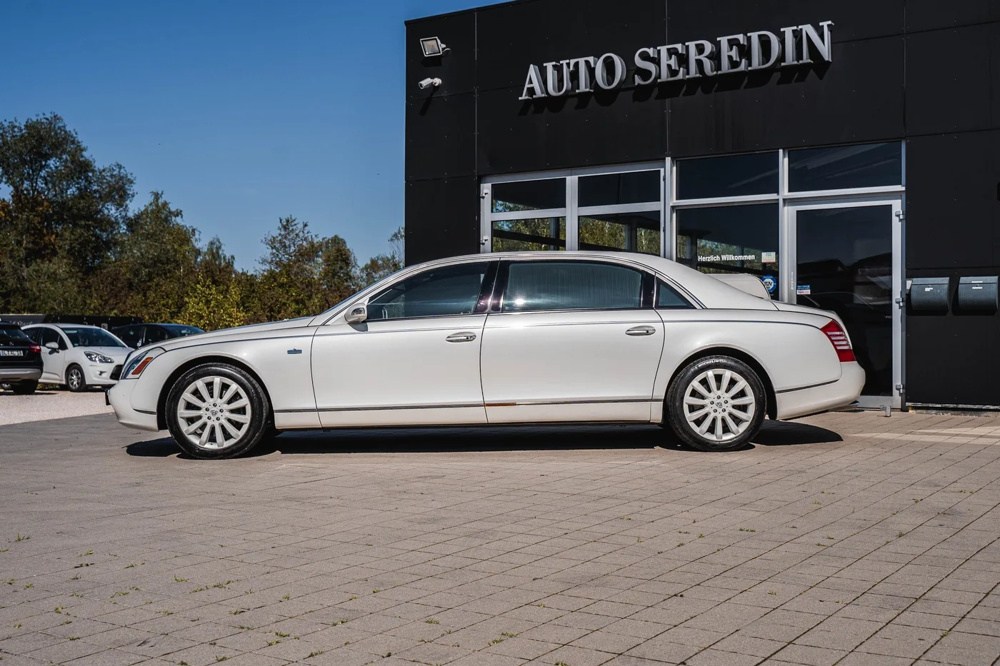 2012 Maybach 62 S Landaulet offered by a specialist dealer in Hechingen, Germany, photo 7 of 25