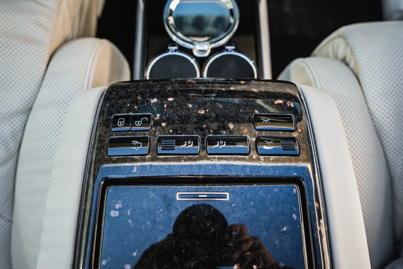 2012 Maybach 62 S Landaulet offered by a specialist dealer in Hechingen, Germany, photo 22 of 25