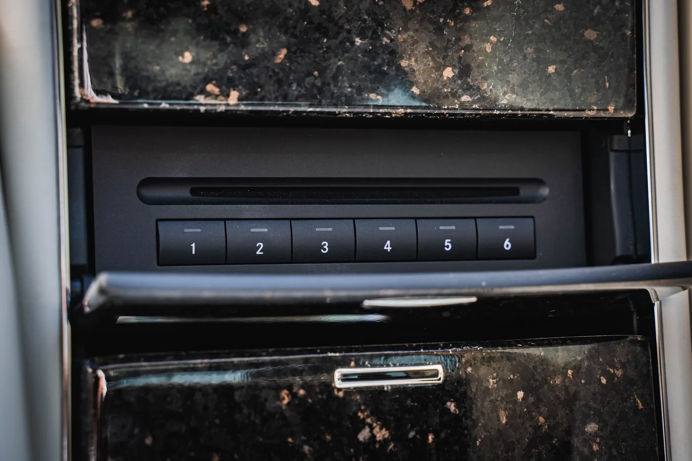 2012 Maybach 62 S Landaulet offered by a specialist dealer in Hechingen, Germany, photo 24 of 25