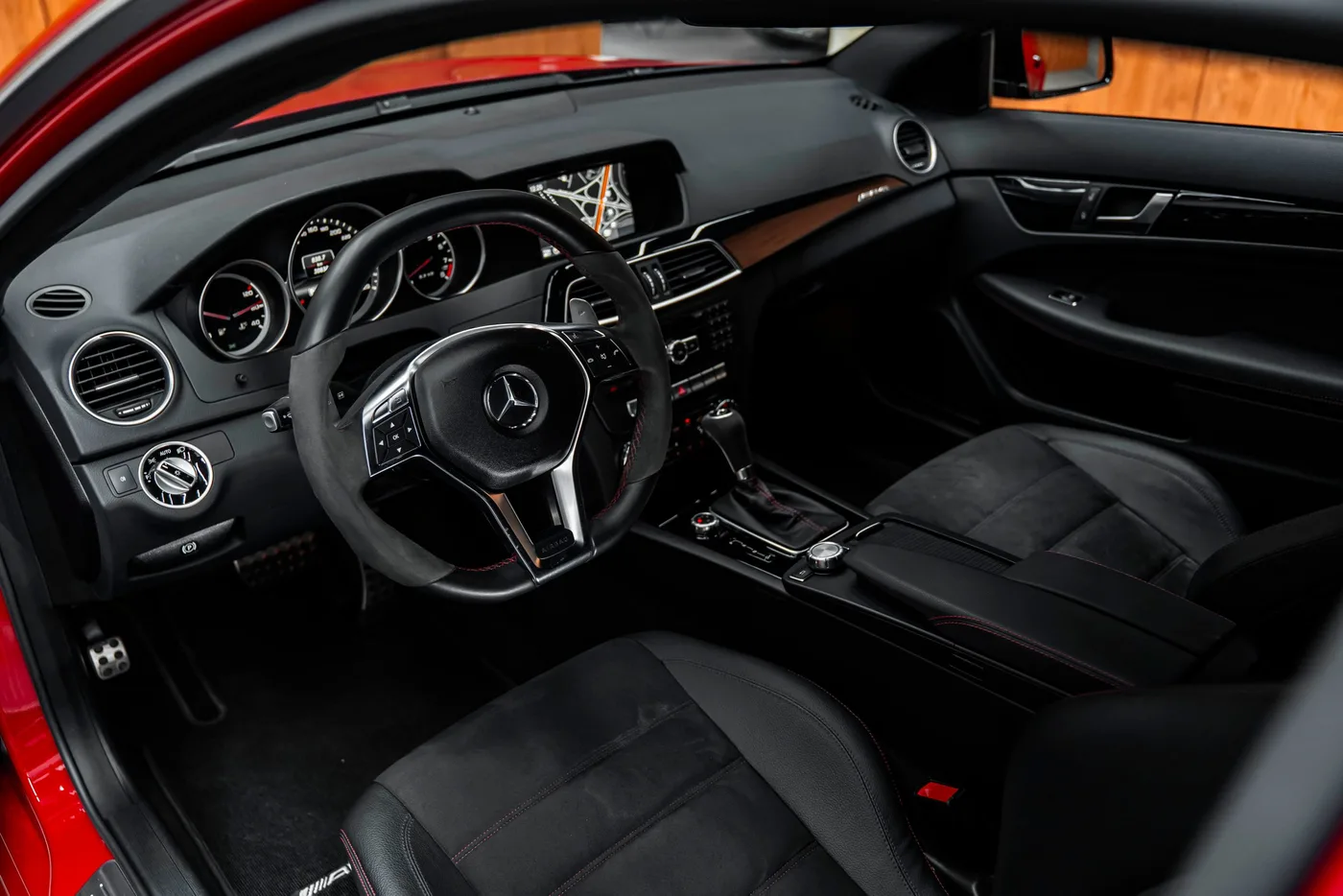 2012 Mercedes-AMG C 63 Black Series angeboten von einem Fachhändler in Bratislava, Slowakei, Foto 6 von 15