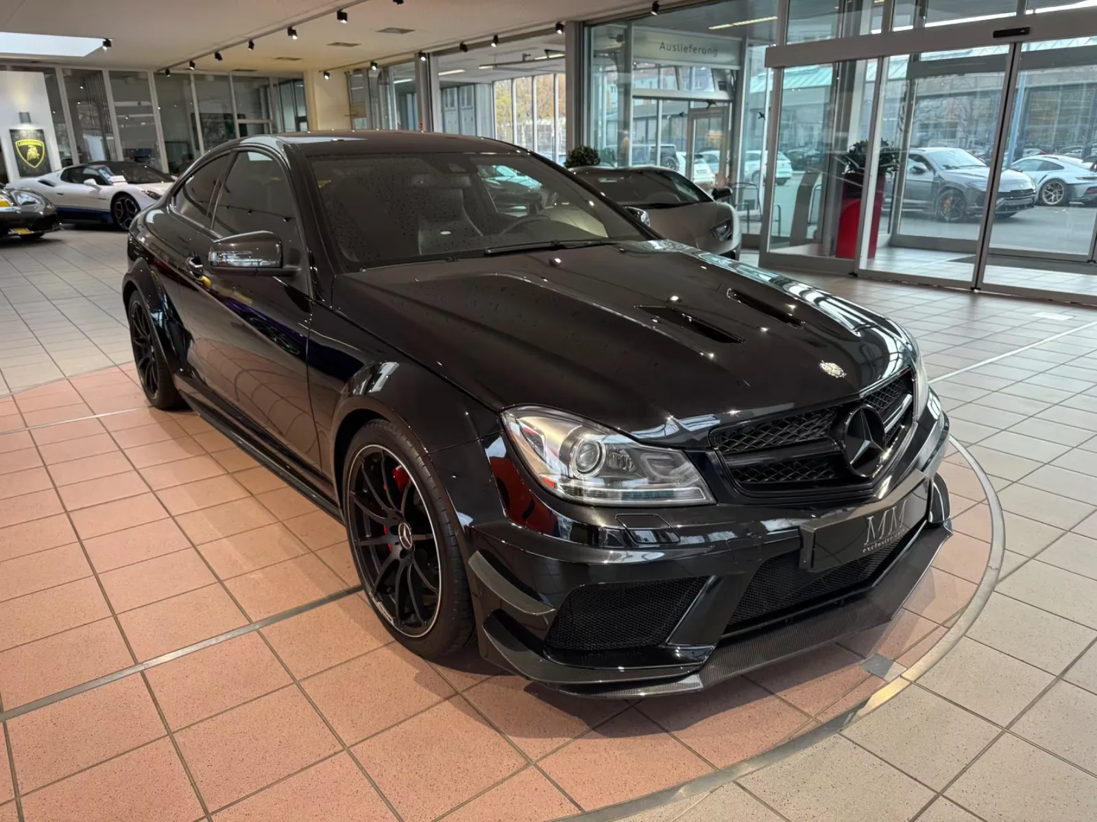 2012 Mercedes-AMG C 63 Black Series proposée par un concessionnaire spécialisé à Hannover, Allemagne, photo principale