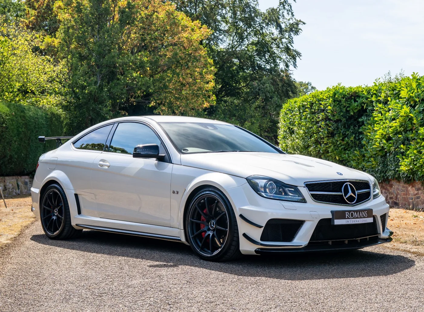 2012 Mercedes-AMG C 63 Black Series proposée par un concessionnaire spécialisé à Banstead, Royaume-Uni, photo 2 sur 25