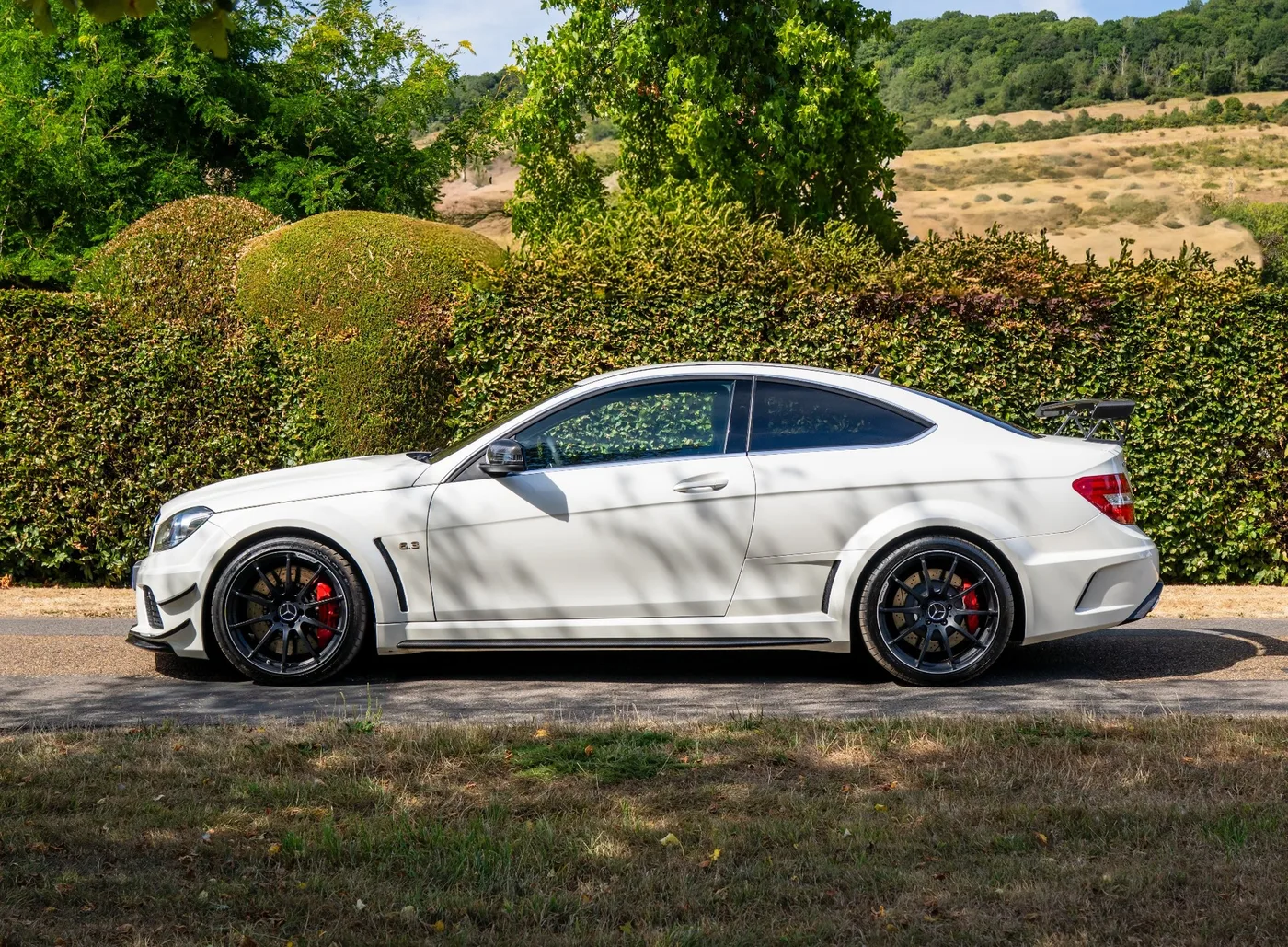 2012 Mercedes-AMG C 63 Black Series proposée par un concessionnaire spécialisé à Banstead, Royaume-Uni, photo 3 sur 25