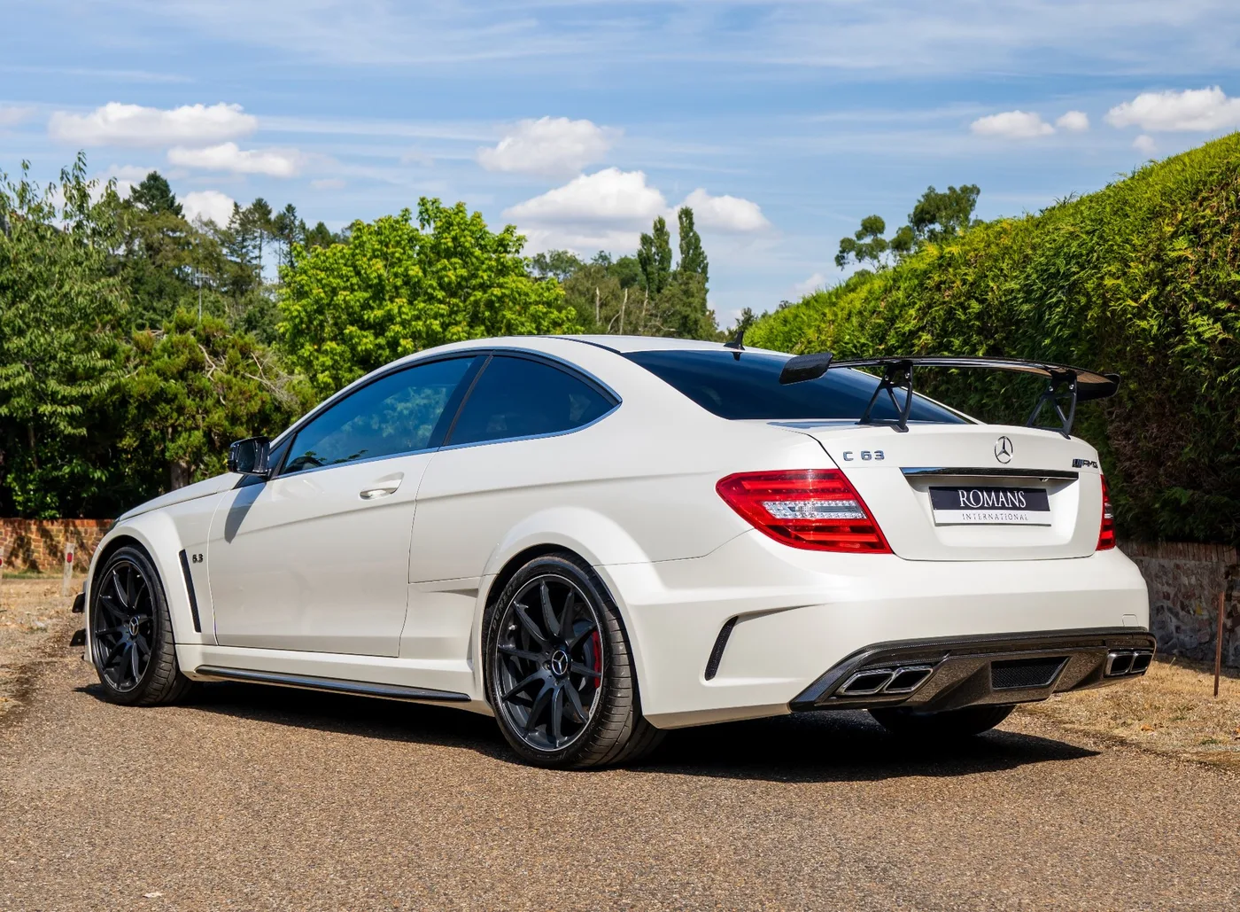 2012 Mercedes-AMG C 63 Black Series proposée par un concessionnaire spécialisé à Banstead, Royaume-Uni, photo 4 sur 25