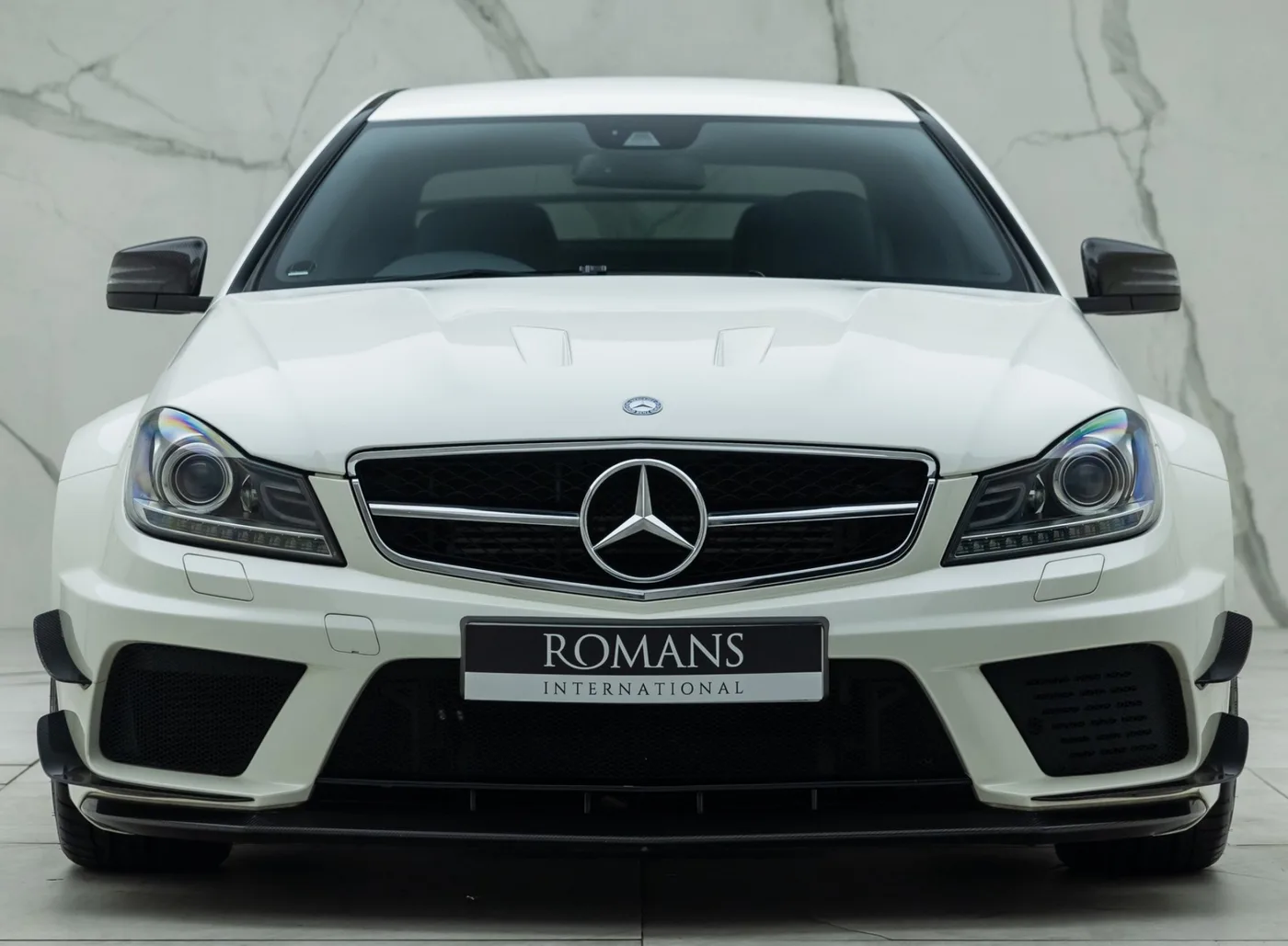 2012 Mercedes-AMG C 63 Black Series proposée par un concessionnaire spécialisé à Banstead, Royaume-Uni, photo 5 sur 25
