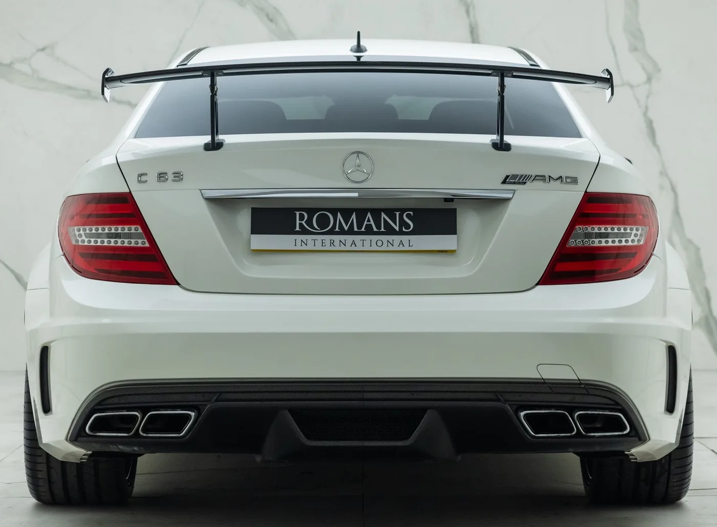 2012 Mercedes-AMG C 63 Black Series proposée par un concessionnaire spécialisé à Banstead, Royaume-Uni, photo 6 sur 25