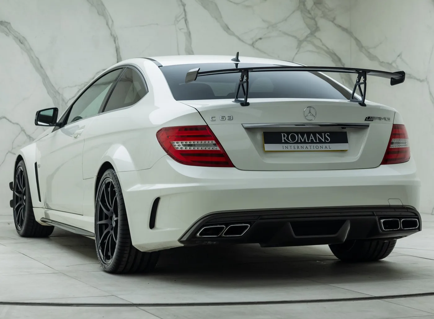 2012 Mercedes-AMG C 63 Black Series proposée par un concessionnaire spécialisé à Banstead, Royaume-Uni, photo 8 sur 25