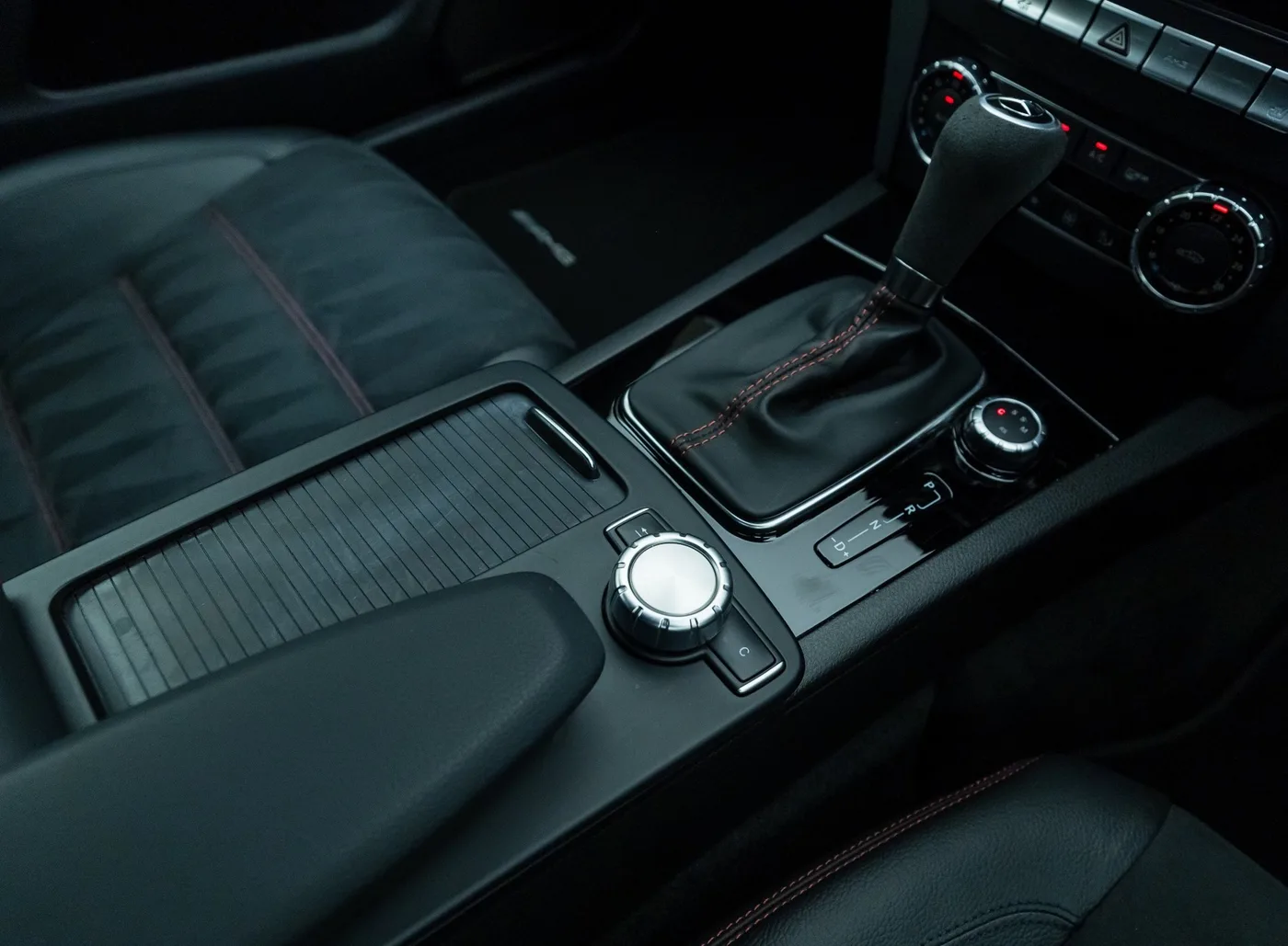2012 Mercedes-AMG C 63 Black Series proposée par un concessionnaire spécialisé à Banstead, Royaume-Uni, photo 20 sur 25