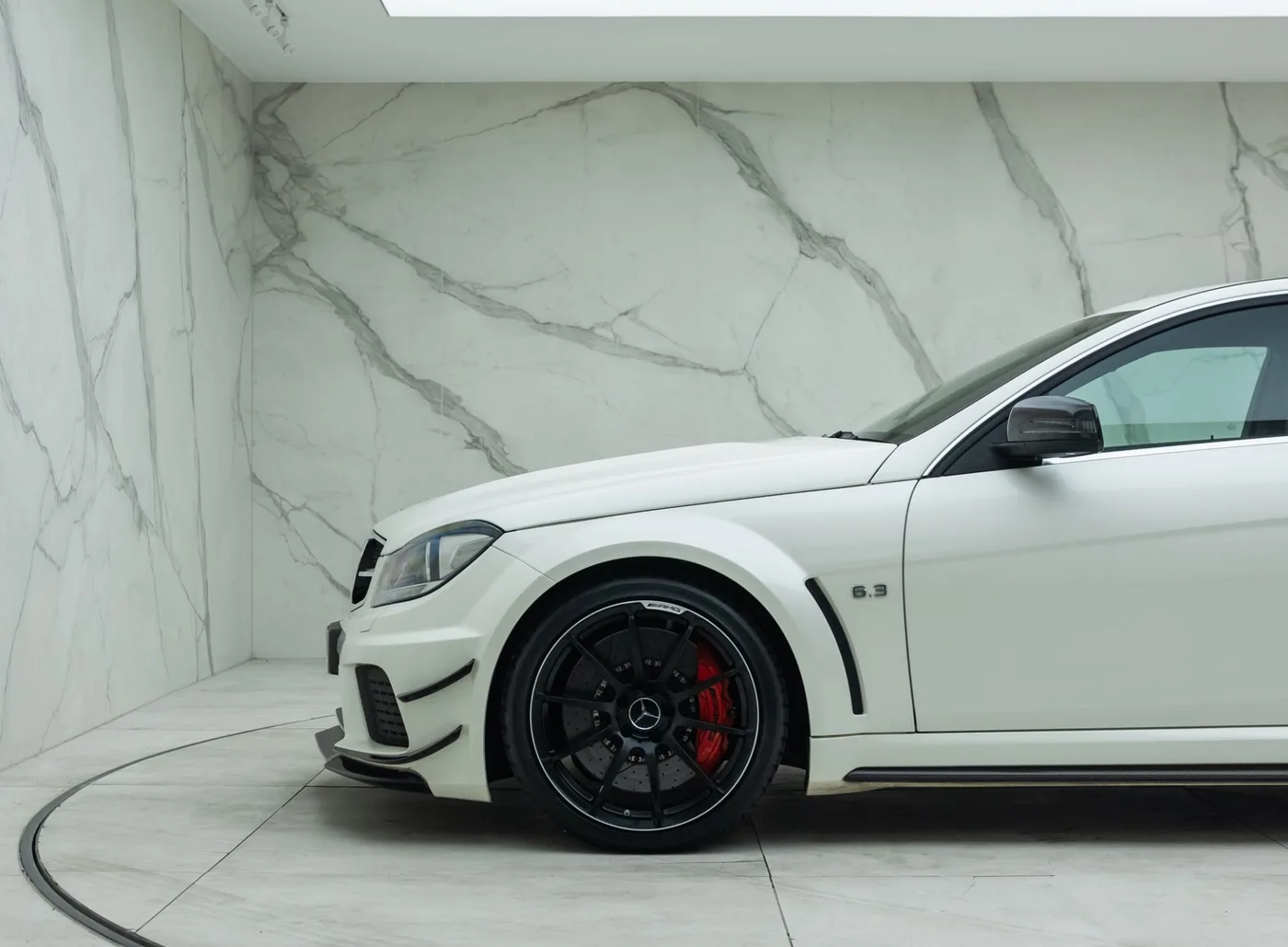 2012 Mercedes-AMG C 63 Black Series proposée par un concessionnaire spécialisé à Banstead, Royaume-Uni, photo 25 sur 25